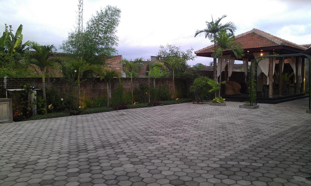 Ndalem Bantul Hotel Gandok Luaran gambar